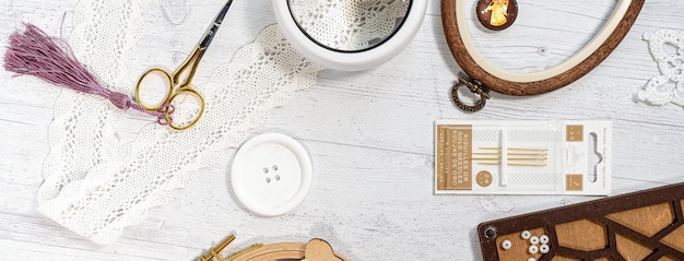 Zestaw gotowych broszur z haftami